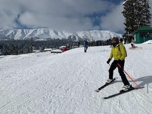 Skiing In Gulmarg